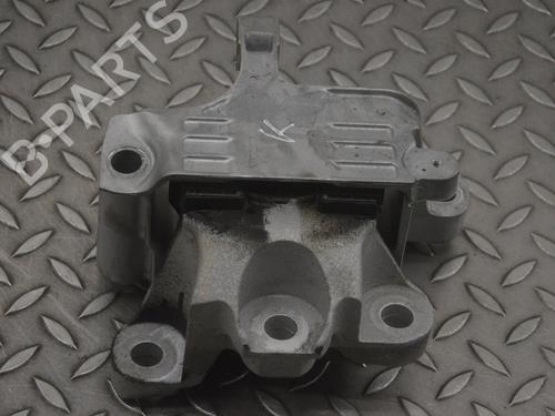 Used Engine mount VOLVO XC40 (536) B4 Mild-Hybrid (197 hp) 27828367