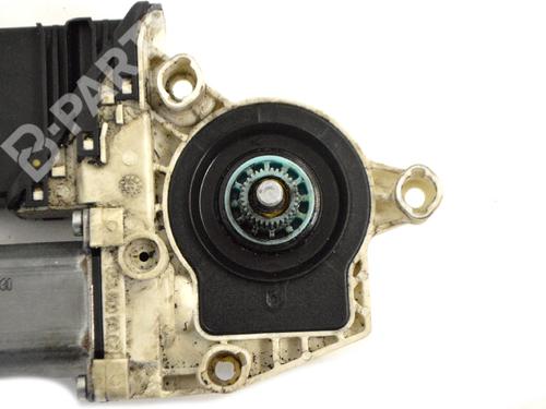 Portierruitmotor linksachter LAND ROVER RANGE ROVER IV (L405) 4.4 SDV8 4x4 | BP7499709E23 