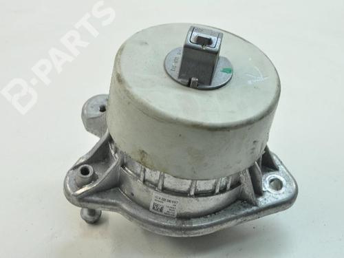 Used Engine mount MERCEDES-BENZ S-CLASS Coupe (C217) S 500 (217.382) (455 hp) 8867643