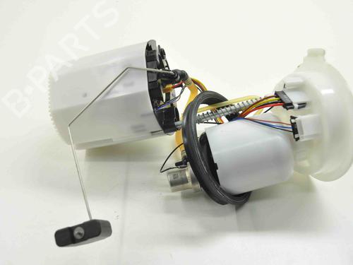 Used Fuel pump AUDI A7 Sportback (4GA, 4GF) S7 quattro (420 hp) 8831114