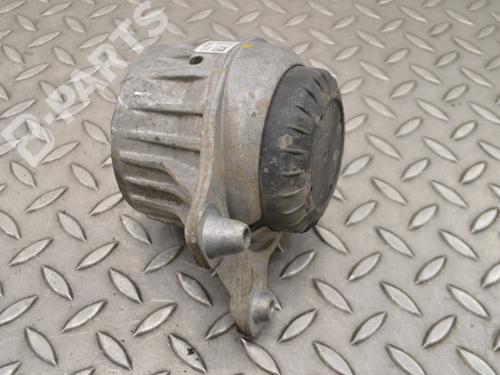 Engine mount MERCEDES-BENZ C-CLASS (W205) C 250 BlueTEC / d (205.008, 205.006) | BP10534856M89 