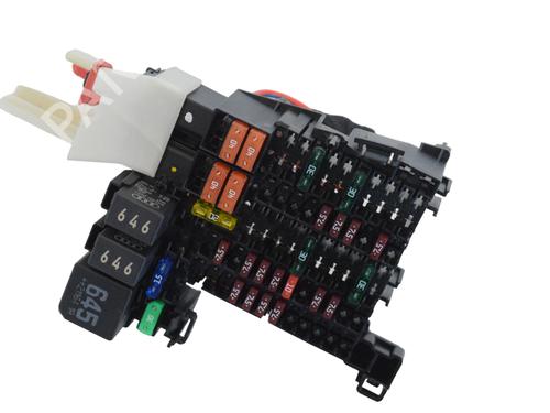 Used Fuse box VW GOLF VIII (CD1, DA1) 1.0 TSI (110 hp) 27824784