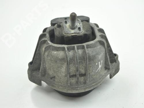 Used Engine mount BMW 3 Touring (E91) 320 d (163 hp) 8829987