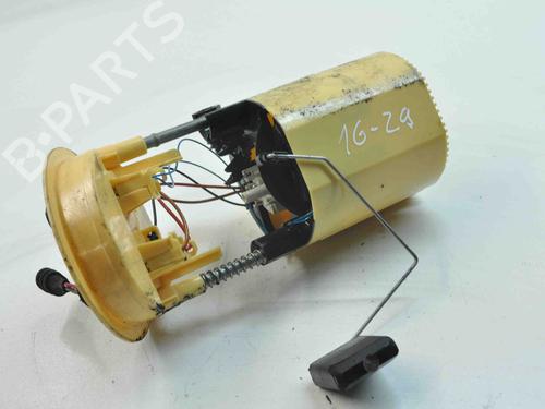 Used Fuel pump BMW 1 (E87) 120 d (177 hp) 8858322
