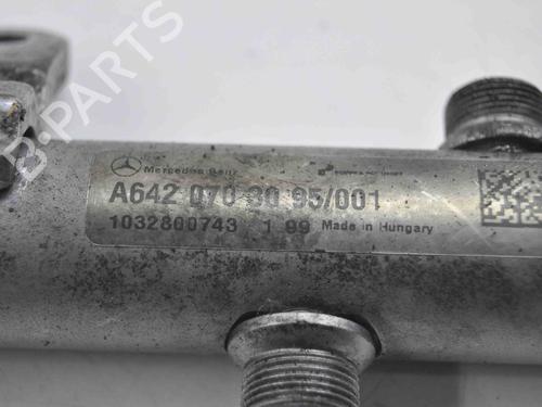 Injection rail MERCEDES-BENZ E-CLASS (W211) E 320 CDI (211.022) | BP8830865M98
