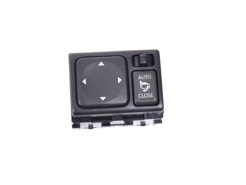 Used Switch NISSAN JUKE (F15) 1.5 dCi (110 hp) 8863234