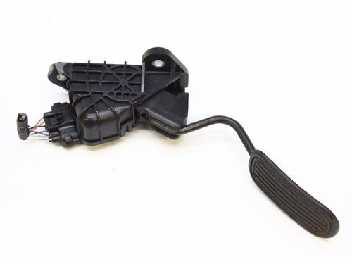 Pédale LEXUS RX (_U3_) 300 (MCU35_, MCU35R) (204 hp) 7497409