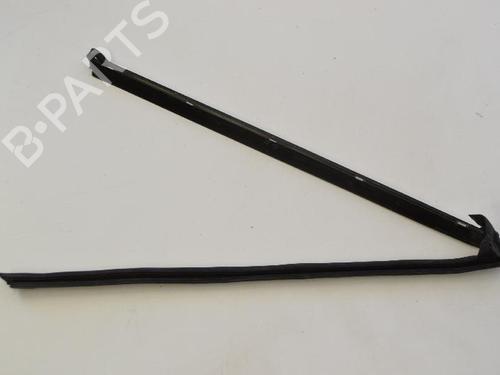 Used Door moulding trim MERCEDES-BENZ CLK (C209) CLK 200 Kompressor (209.342) (163 hp) 14812488