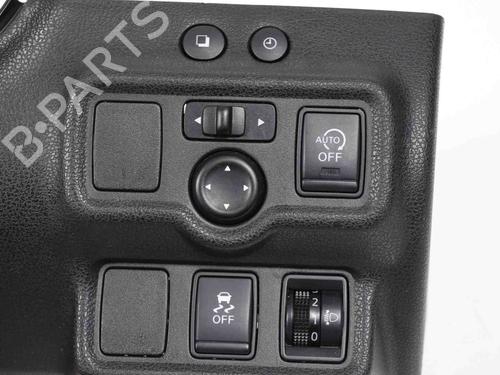 Switch NISSAN NOTE (E12) 1.2 | BP8867960I30