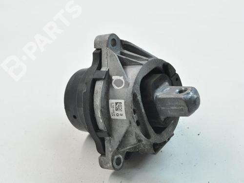 Used Engine mount BMW 4 Convertible (F33, F83) 435 d xDrive (313 hp) 7481470