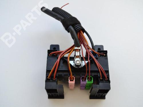 Used Fuse box MERCEDES-BENZ CLS (C219) CLS 320 CDI (219.322) (224 hp) 7494055