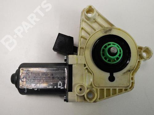 Used Right rear window motor MERCEDES-BENZ S-CLASS (W221, V221) S 320 CDI (221.022, 221.122) (235 hp) 7493582