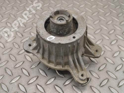 Used Engine mount MERCEDES-BENZ C-CLASS (W205) C 250 BlueTEC / d (205.008, 205.006) (204 hp) 10534856
