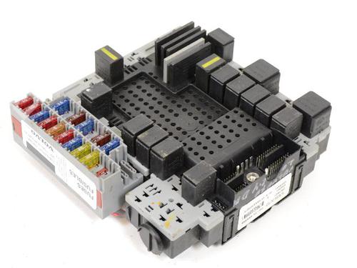 Used Fuse box VOLVO V70 II (285) D5 (163 hp) 7488975