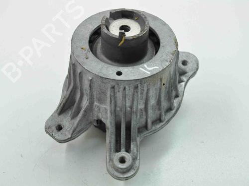 Used Engine mount MERCEDES-BENZ C-CLASS (W205) C 220 BlueTEC / d (205.003) (163 hp) 19942266