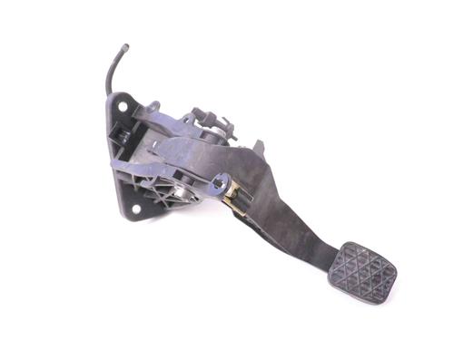 Pédale d'embrayage MERCEDES-BENZ A-CLASS (W176) A 180 CDI / d (176.012) (109 hp) 14799124