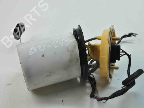 Used Fuel pump VW PASSAT B7 Variant (365) 1.6 TDI (105 hp) 8869125