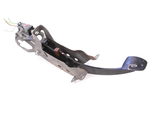 Used Break pedal SUBARU FORESTER (SH_) 2.0 D AWD (SHH, SHD, SHN) (147 hp) 7492004