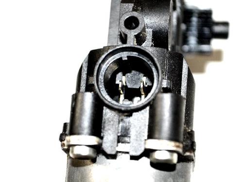 Right front window motor HYUNDAI SANTA FÉ II (CM) 2.2 CRDi 4x4 | BP8868457E20 