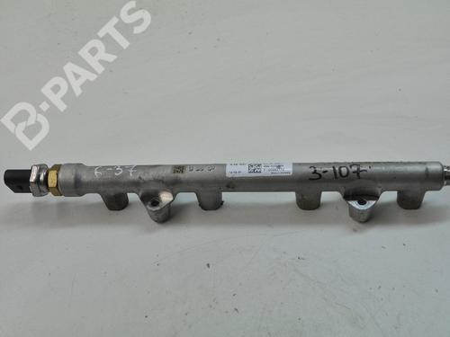 Used Injection rail VW GOLF VII (5G1, BQ1, BE1, BE2) 1.5 TSI (150 hp) 7748245