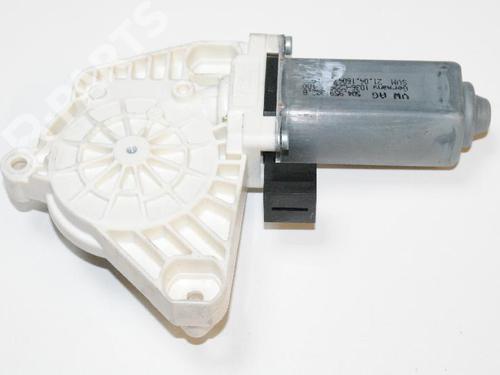 Used Right front window motor VW GOLF VII (5G1, BQ1, BE1, BE2) 1.4 TSI (125 hp) 8829800