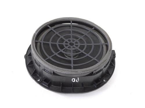speakers-audi-a4-b9-8w2-8wc-20-tfsi-audi-8w0035415a-2015-10185624 main image