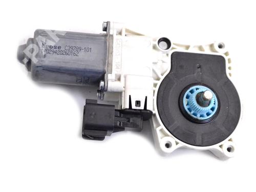 Right front window motor LAND ROVER RANGE ROVER VELAR (L560) 2.0 D240 SD4 4x4 | BP9657077E20 