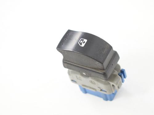 Interrupteur de vitre avant gauche RENAULT MASTER III Van (FV) 2.3 dCi 150 FWD (FV0F, FV03, FV09) (150 hp) 7484440