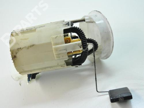 Used Fuel pump MERCEDES-BENZ CLS (C219) CLS 320 CDI (219.322) (224 hp) 8868821