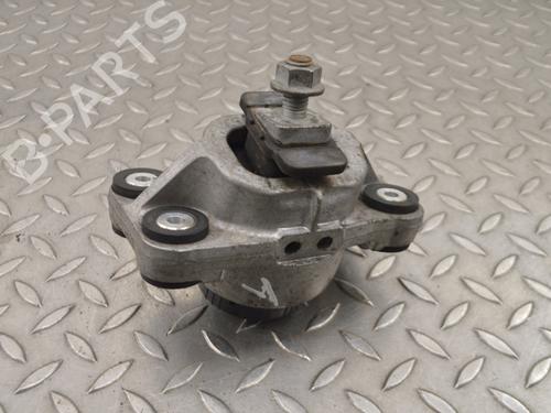 Used Engine mount LAND ROVER RANGE ROVER SPORT II (L494) 3.0 SDV6 4x4 (306 hp) 28439176