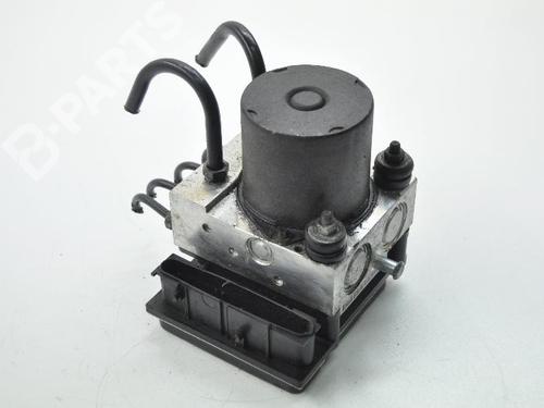 Used ABS pump JAGUAR X-TYPE I (X400) 2.2 D (150 hp) 7752067