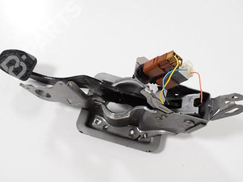 pedal-nissan-note-e12-12-2012-7490280 main image