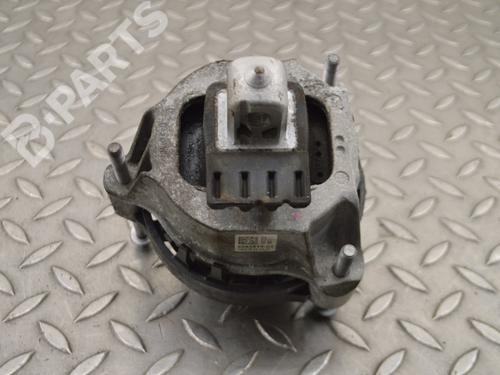 Used Engine mount Engine mount BMW 5 (G30, F90) 525 d (211 hp) 10062040 10062040