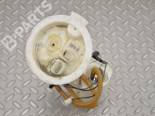 Used Fuel pump BMW 5 (F10) 530 d (286 hp) 11684271