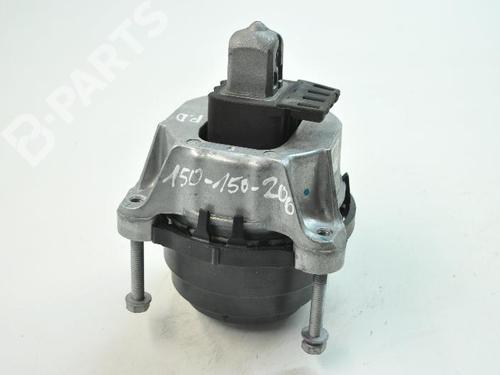 Used Engine mount BMW 5 (G30, F90) 530 i xDrive (252 hp) 7491127