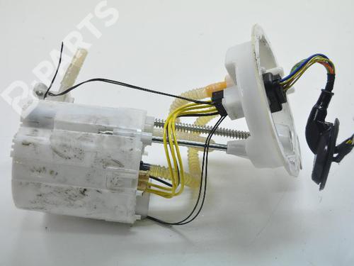 Used Fuel pump BMW 2 Coupe (F22, F87) 220 d (190 hp) 8829617