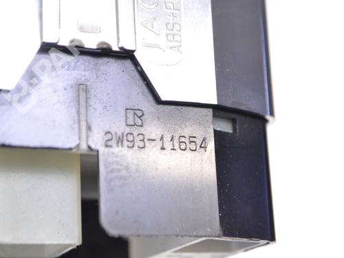 Switch JAGUAR XJ (X350, X358) D 2.7 | BP8864821I30 