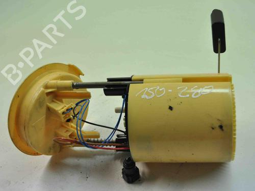 Used Fuel pump BMW 1 (E87) 118 d (143 hp) 8868979