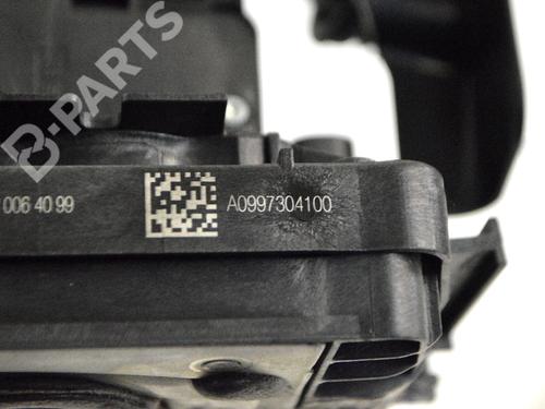 Rear left lock LAND ROVER RANGE ROVER IV (L405) 4.4 SDV8 4x4 | BP7749033C100 