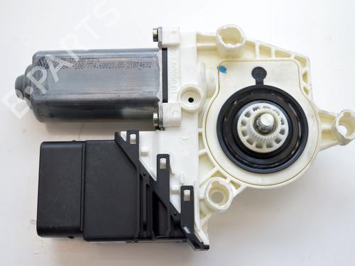 Portierruitmotor rechtsachter VW TOURAN (1T1, 1T2) 2.0 TDI 16V (140 hp) 19942142