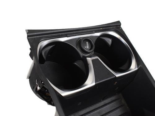Porte-gobelet/Objets BMW X1 (F48) sDrive 18 d (136 hp) 8860634