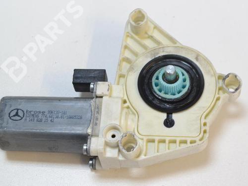 Vindusheismotor venstre foran MERCEDES-BENZ A-CLASS (W169) A 150 (169.031, 169.331) (95 hp) 7496215