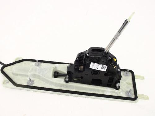 Used Gear lever VW GOLF VII (5G1, BQ1, BE1, BE2) 1.4 GTE Hybrid (204 hp) 7497186