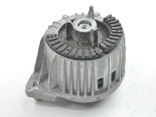 Used Engine mount MERCEDES-BENZ CLS (C218) CLS 350 CDI / d (218.323) (265 hp) 8830790