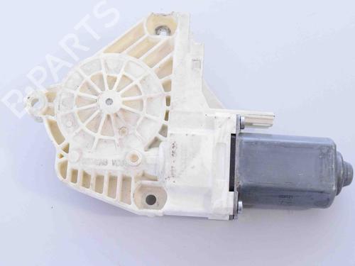 Left front window motor LAND ROVER DISCOVERY III (L319) 2.7 TD 4x4 | BP29337517E21 
