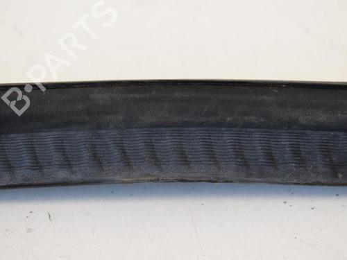 Used Rubber door seal LAND ROVER RANGE ROVER VELAR (L560) 2.0 D180 TD4 4x4 (180 hp) 27528467