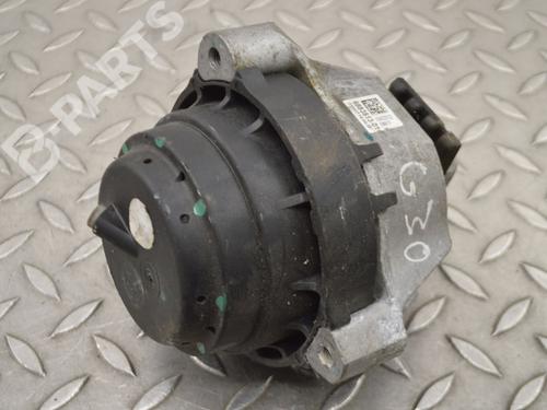 Used Engine mount Engine mount BMW 5 (G30, F90) 520 d (163 hp) 9909716 9909716