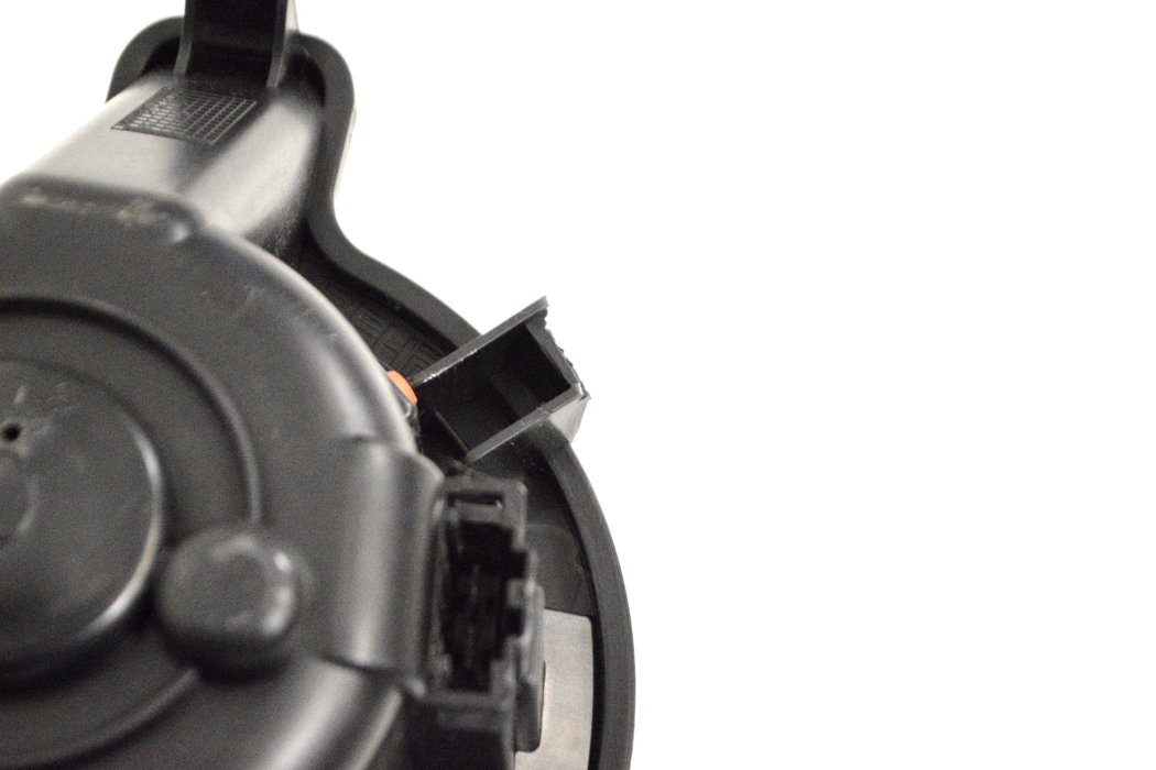 Heater blower motor PEUGEOT 3008 MPV (0U_) 1.6 HDi 8866673 BParts