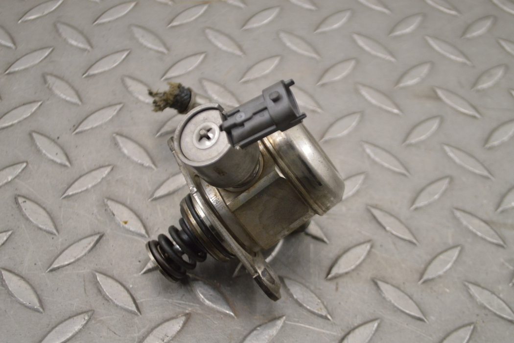 Fuel pump FORD FOCUS III 1.0 EcoBoost 9908264 BParts