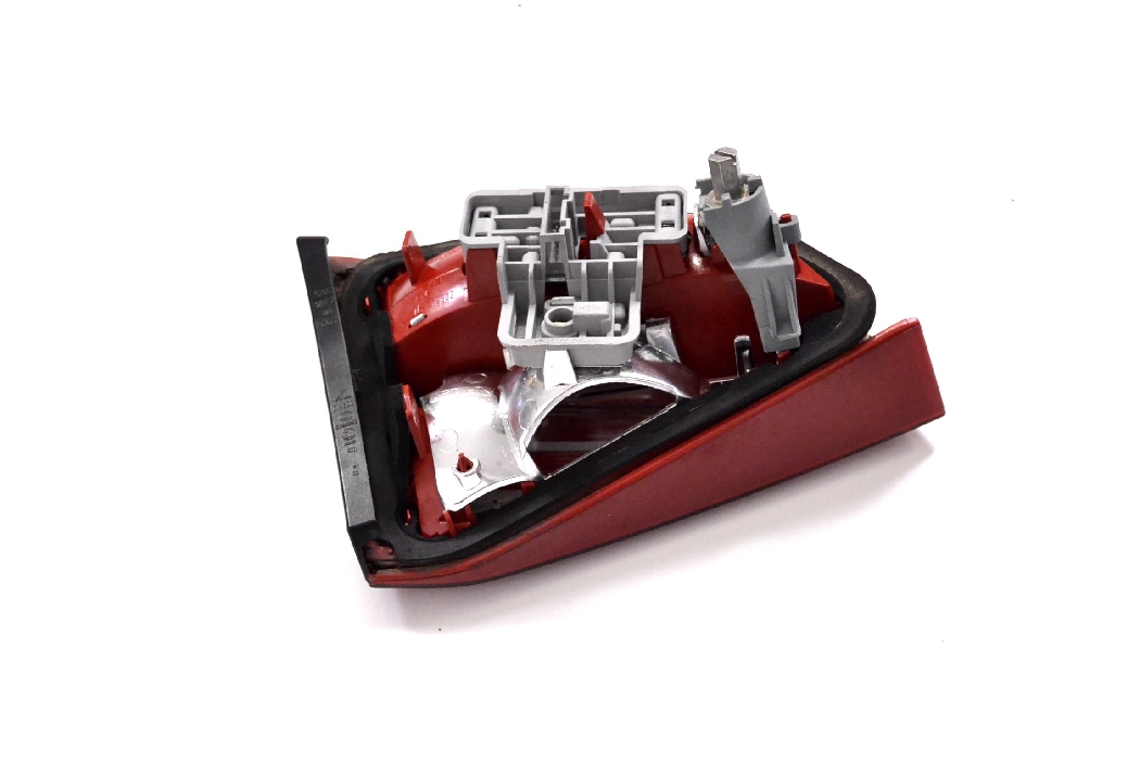 Third brake light AUDI A4 B8 Avant (8K5) 2.0 TDI 7487622 BParts